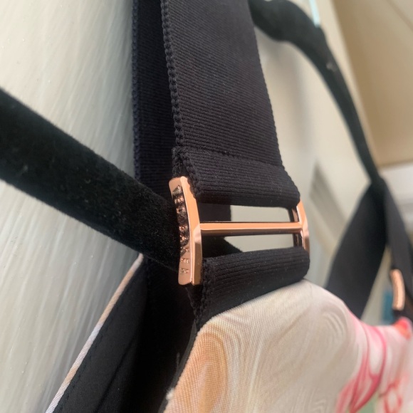 Floral halter skater dress - Picture 3 of 9